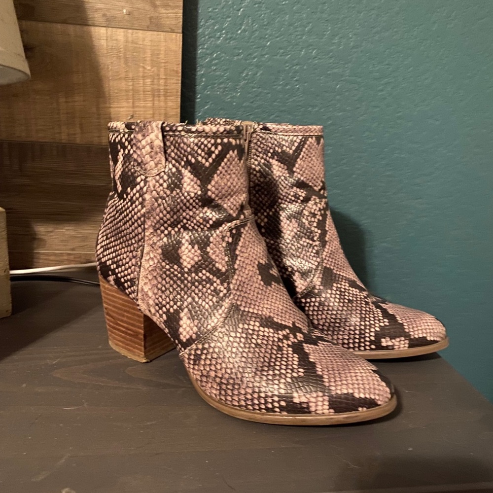 Grey snake boots